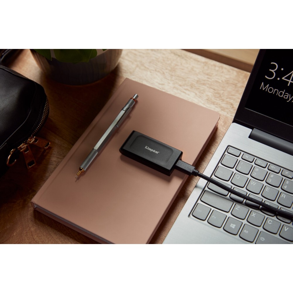 Накопичувач зовнішній SSD Portable USB 2.0ТB Kingston SXS1000 Black (SXS1000/2000G)