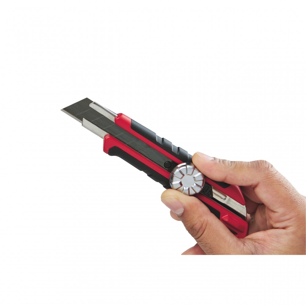 Нож строительный MILWAUKEE с выдвижным сегментным лезвием 18 мм (48221961)