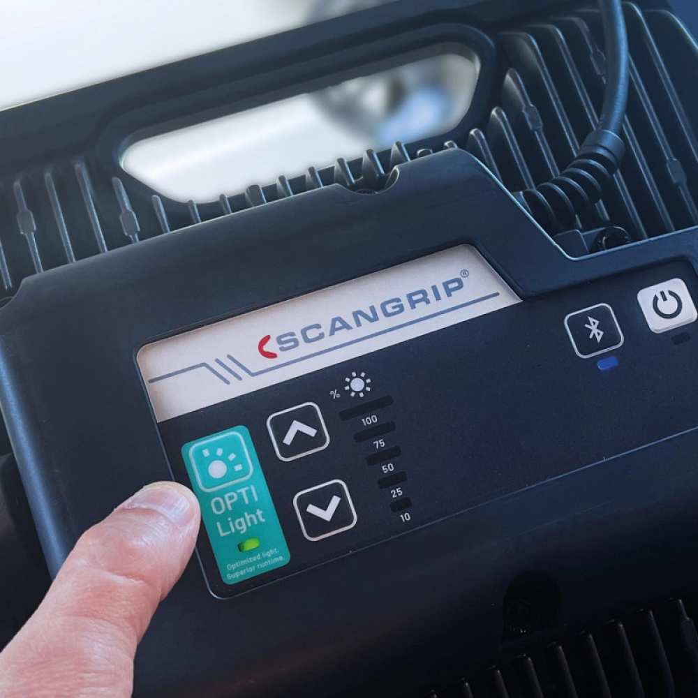 Прожектор переносной 12 000 lumen NOVA 12 с BLUETOOTH SCANGRIP (03.6206)