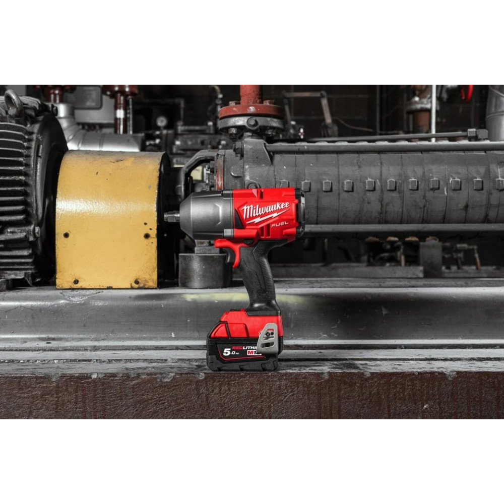 Гайковерт высокомоментный Milwaukee 1/2" (1898 Нм) с кольцом M18 FHIWF12-502X (2акб+ЗУ+кейс) (4933459696)