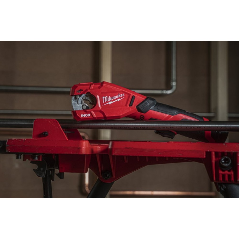 Акумуляторний труборіз нержавіючої сталі MILWAUKEE M12PCSS-0