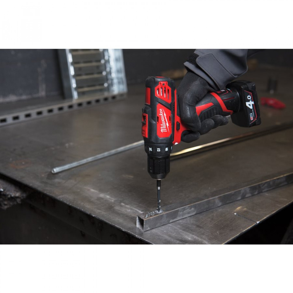 Дриль-шуруповерт MILWAUKEE M12 BDD-202C, 30 Нм (4933441915)