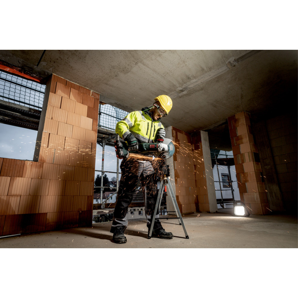 Акумуляторна кутова шліфувальна машина Metabo WPB 36-18 LTX BL 24-230 Quick (613103810)