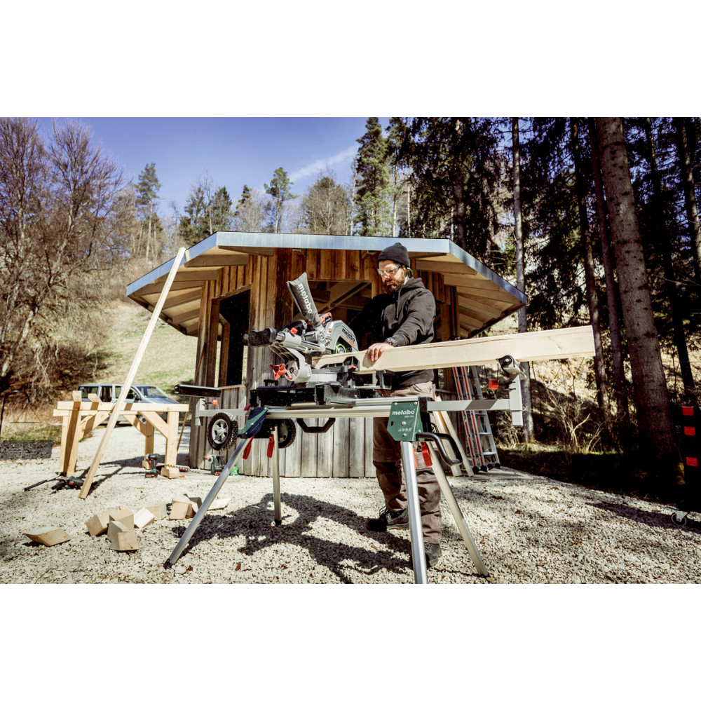 Акумуляторна пила торцювальна Metabo KGS 18 LTX BL 305 (614305850)