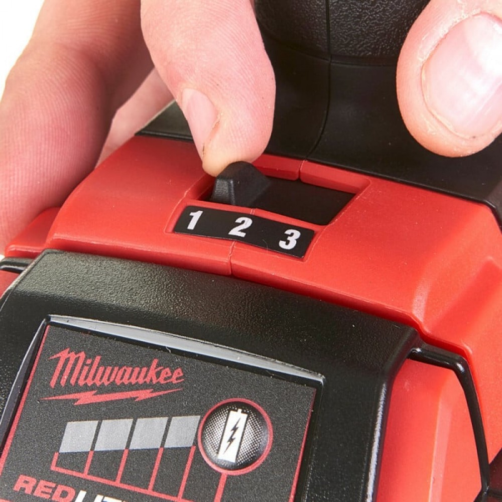 Шуруповерт ударний акумуляторний безщітковий Milwaukee M18 BLID2-0X (4933464519)