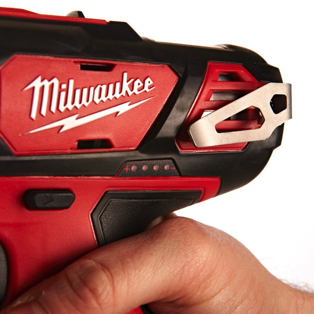 Дриль-шуруповерт MILWAUKEE M12 BDD-202C, 30 Нм (4933441915)