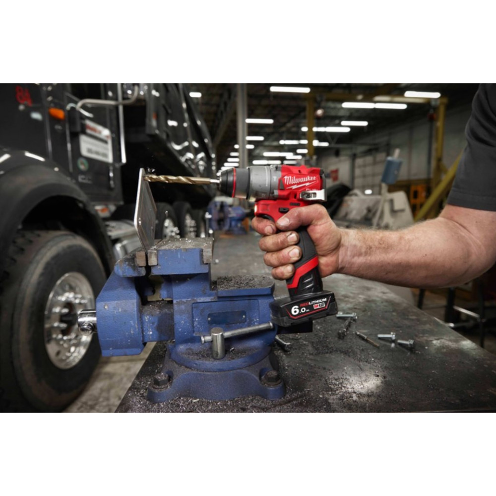 Дриль-шуруповерт акумуляторна безщіткова ударна MILWAUKEE M12 FPD2-0 (4933479867)