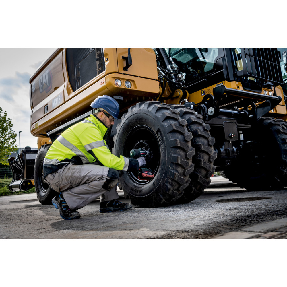 Аккумуляторный ударный гайковерт Metabo SSW 18 LTX 1750 BL (602402840)