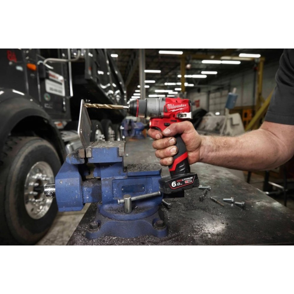 Акумуляторний ударний дриль-шуруповерт Milwaukee M12 FPD2-402 (4933479869)