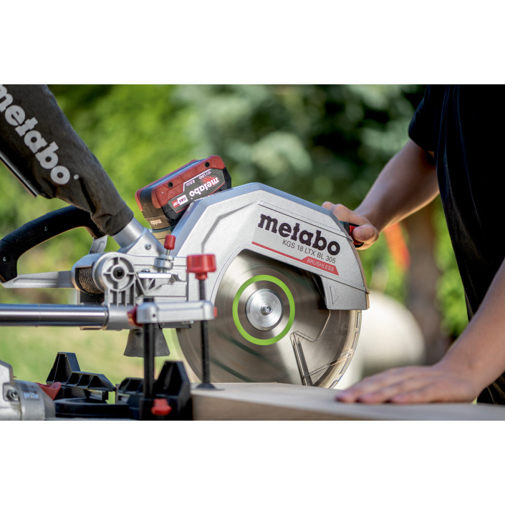 Акумуляторна пила торцювальна Metabo KGS 18 LTX BL 305 (614305850)