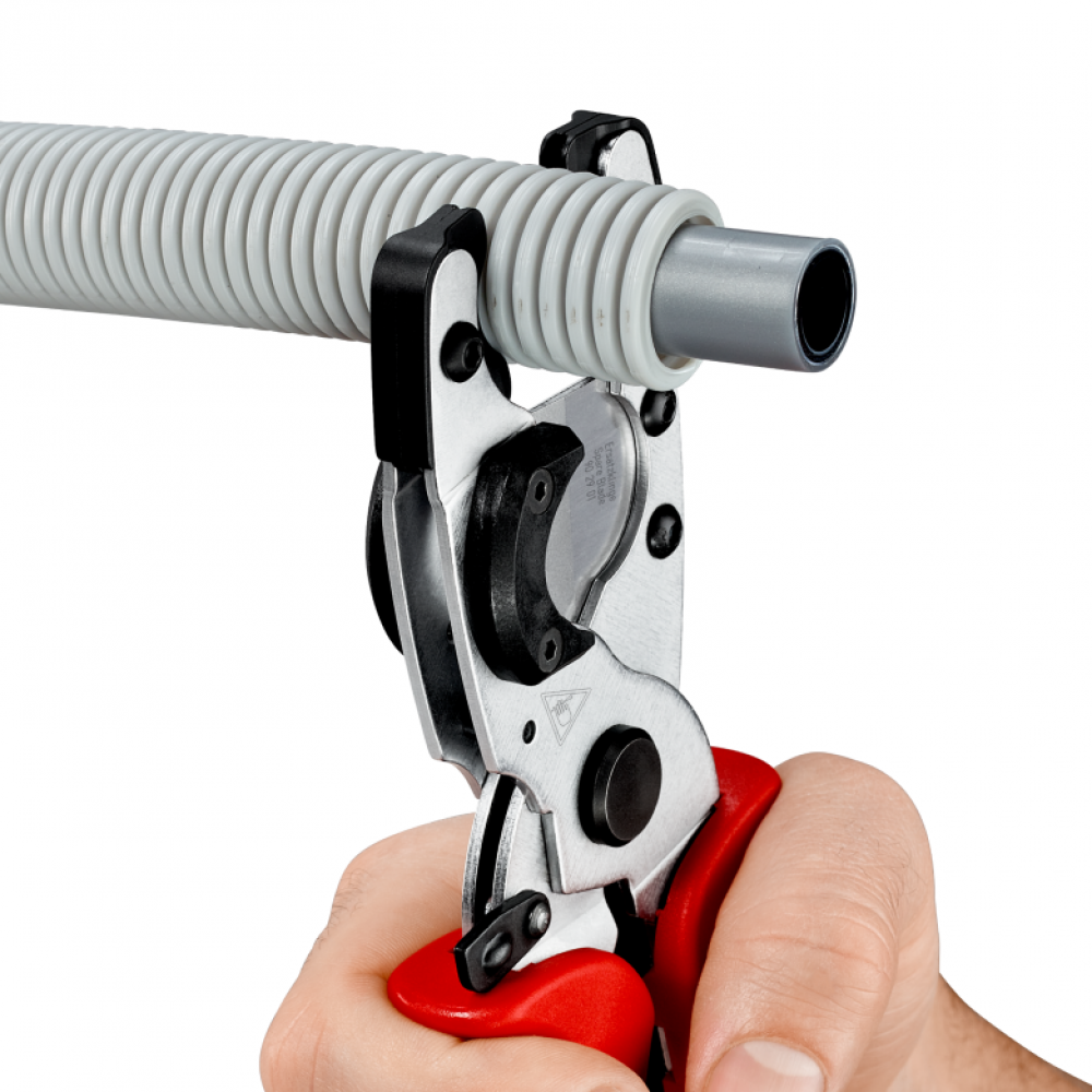 Труборіз Knipex для комбінованих та захисних труб (90 25 20)