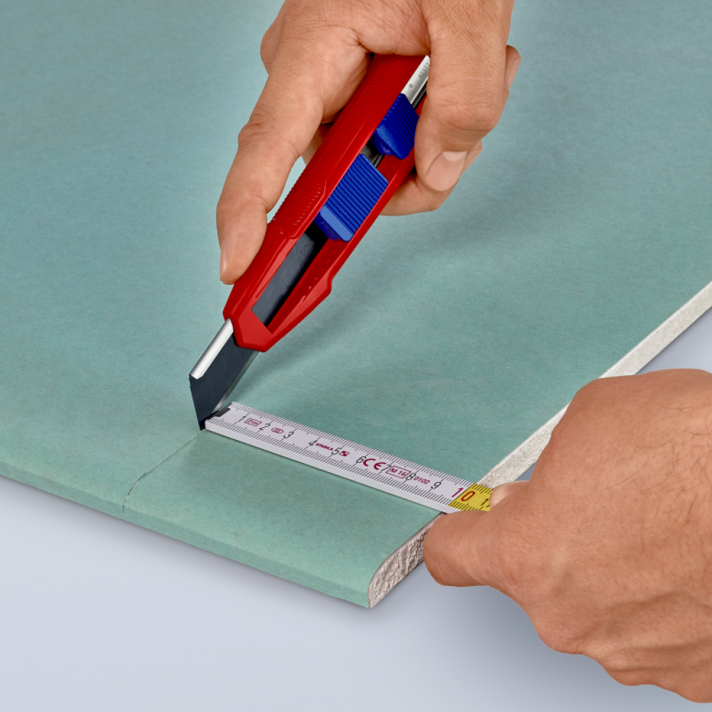 Нож универсальный Knipex CutiX, 18 мм (90 10 165 BK)